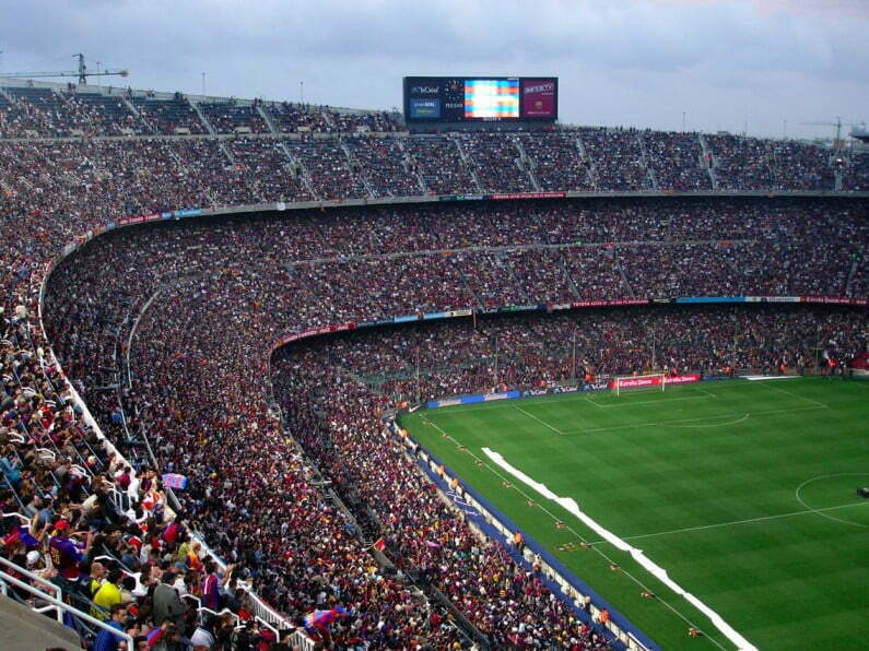 १० सर्वात मोठी फुटबॉल स्टेडियम,
